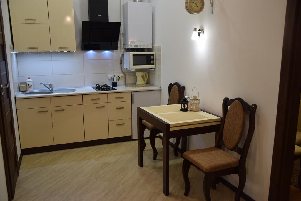 Near Citadel Apartment 2 Лвив Стая снимка